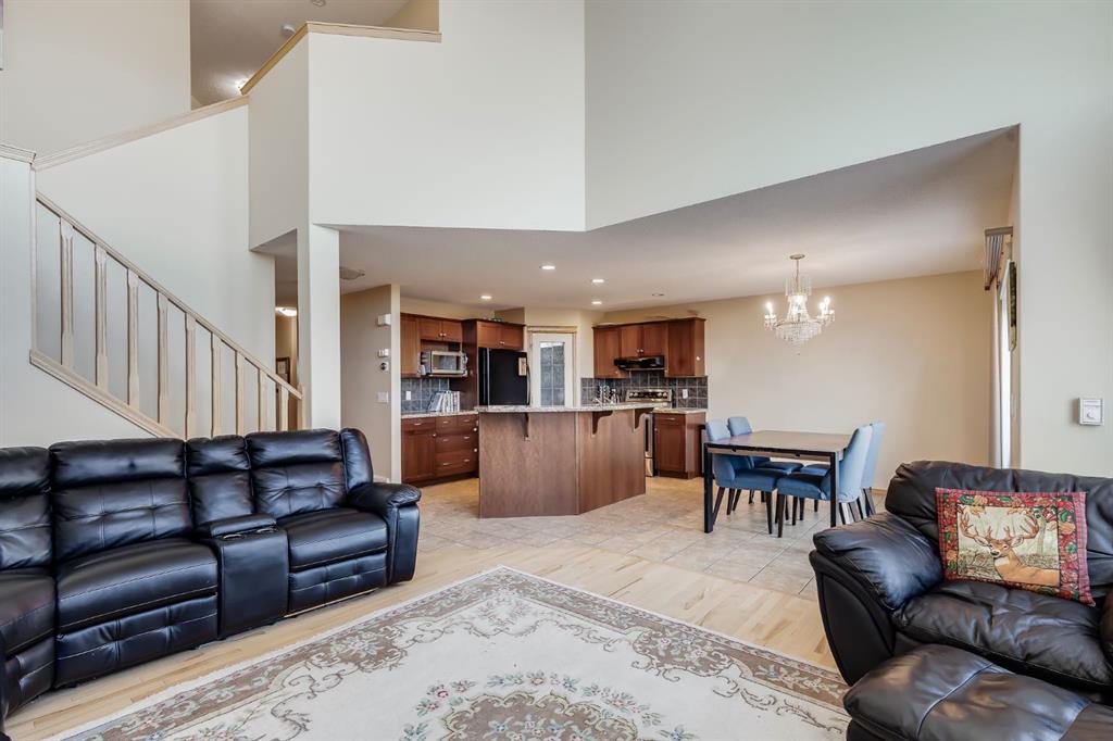 Picture for 96 COUGARTOWN Close SW