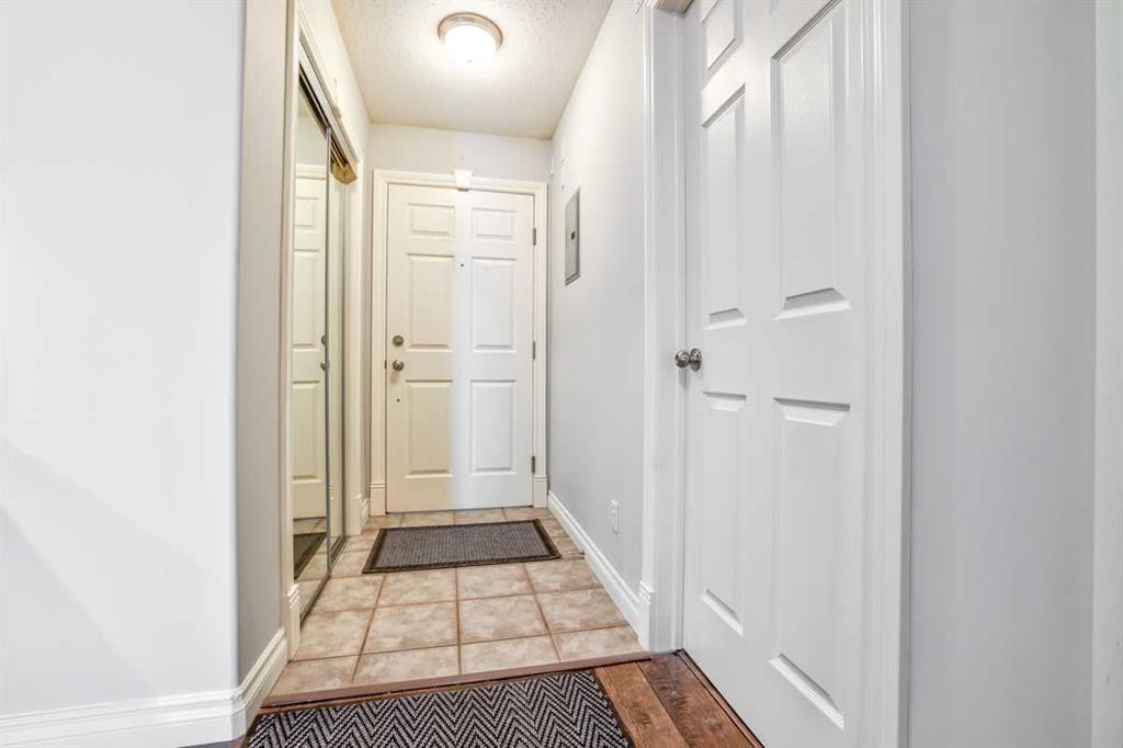 Picture for 213, 1631 28 Avenue SW