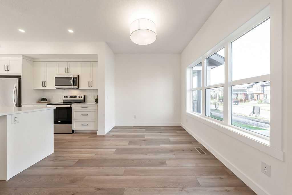 Picture for 905, 525 River Heights Drive 