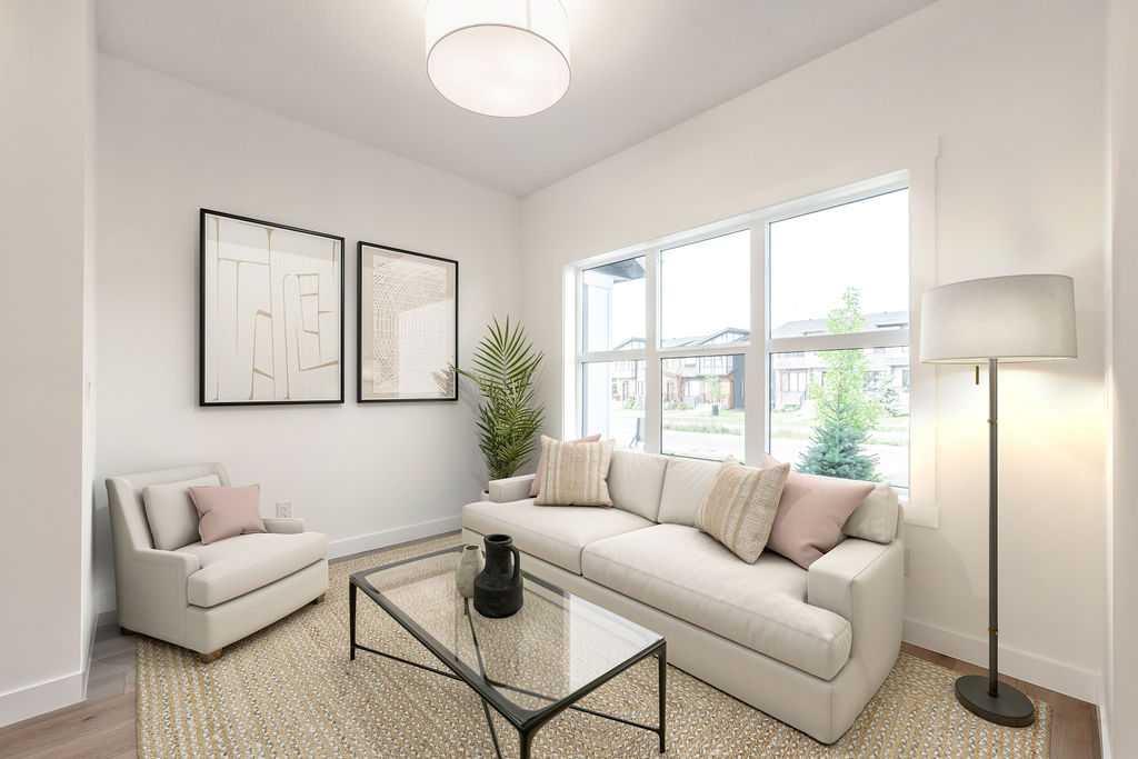 Picture for 905, 525 River Heights Drive 