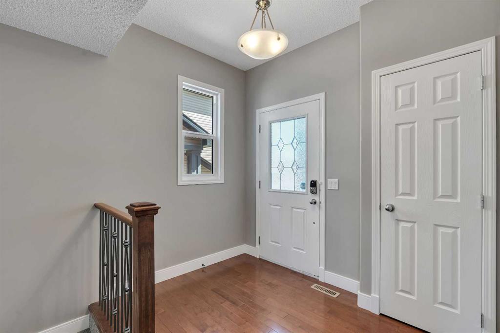 Picture for 18 Silverado Skies Drive SW