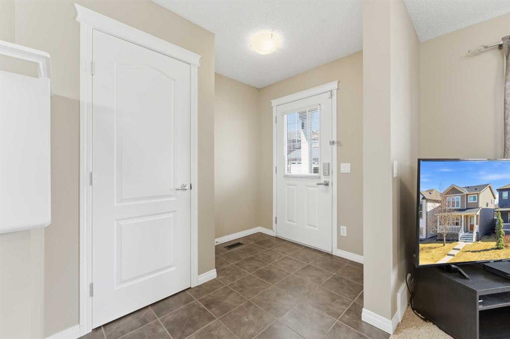 Picture for 87 Sage Hill Way NW