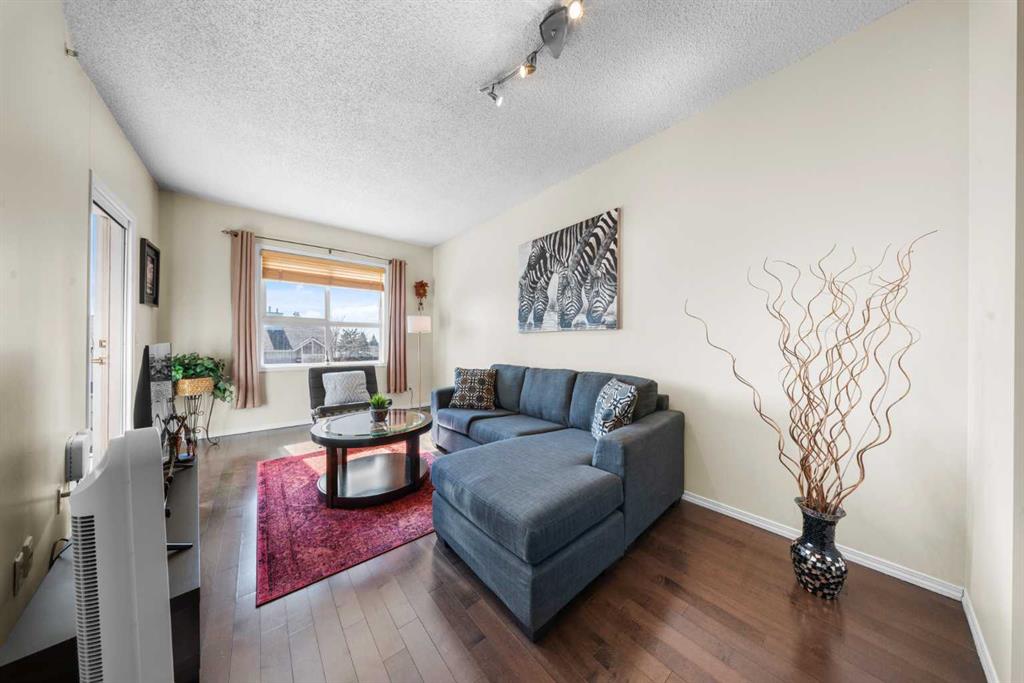 Picture for 3206, 73 Erin Woods Court SE