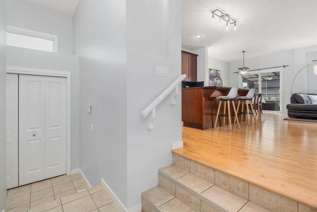 Picture for 318 Kincora Glen Rise NW