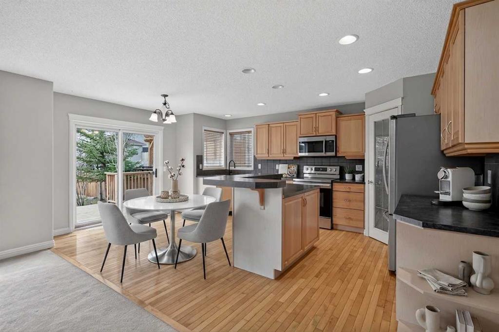 Picture for 173 Covehaven Gardens NE