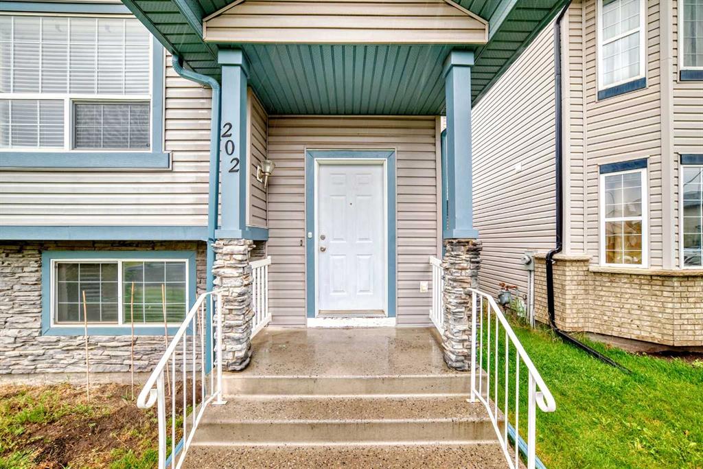 Picture for 202 Saddlemead Green NE