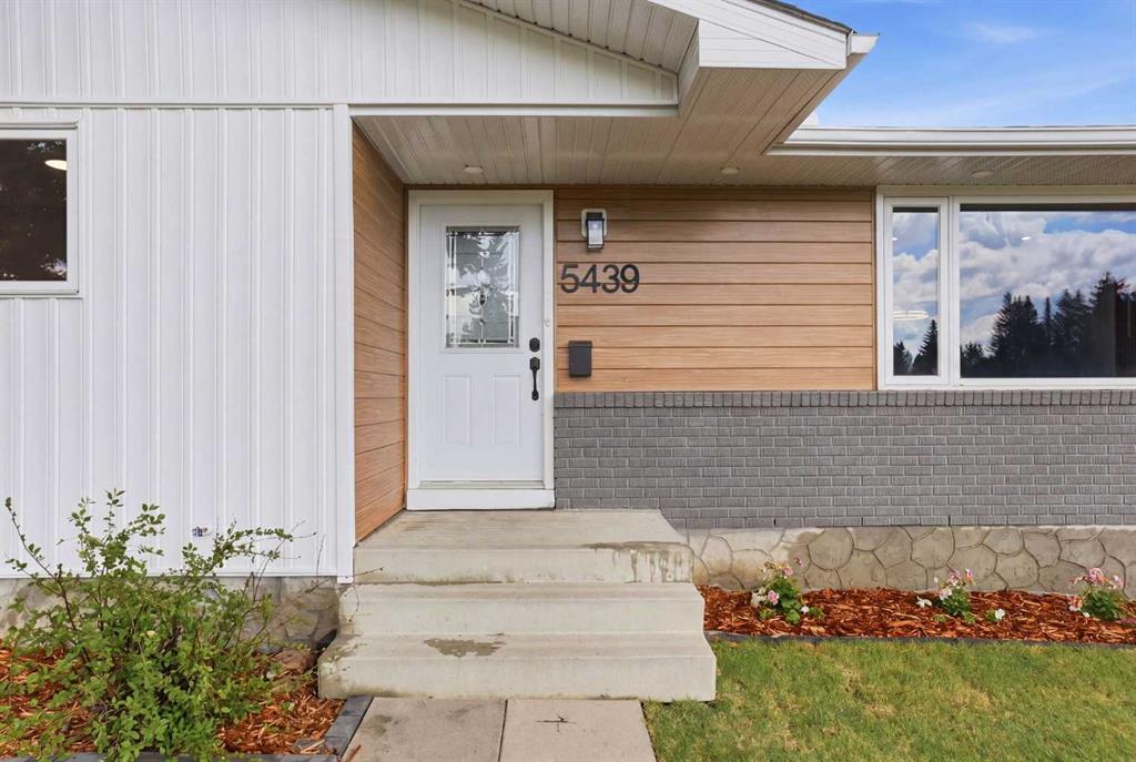 Picture for 5439 Dalrymple Crescent NW