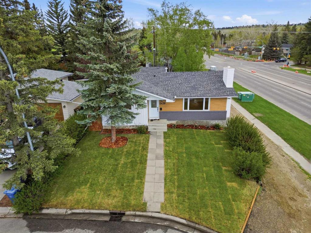 Picture for 5439 Dalrymple Crescent NW
