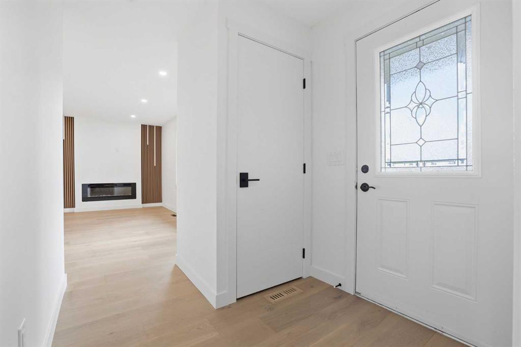 Picture for 5439 Dalrymple Crescent NW
