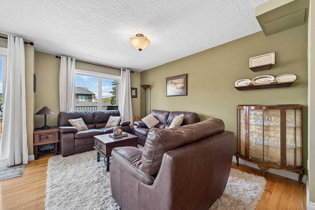 Picture for 2, 2412 Kensington Road NW