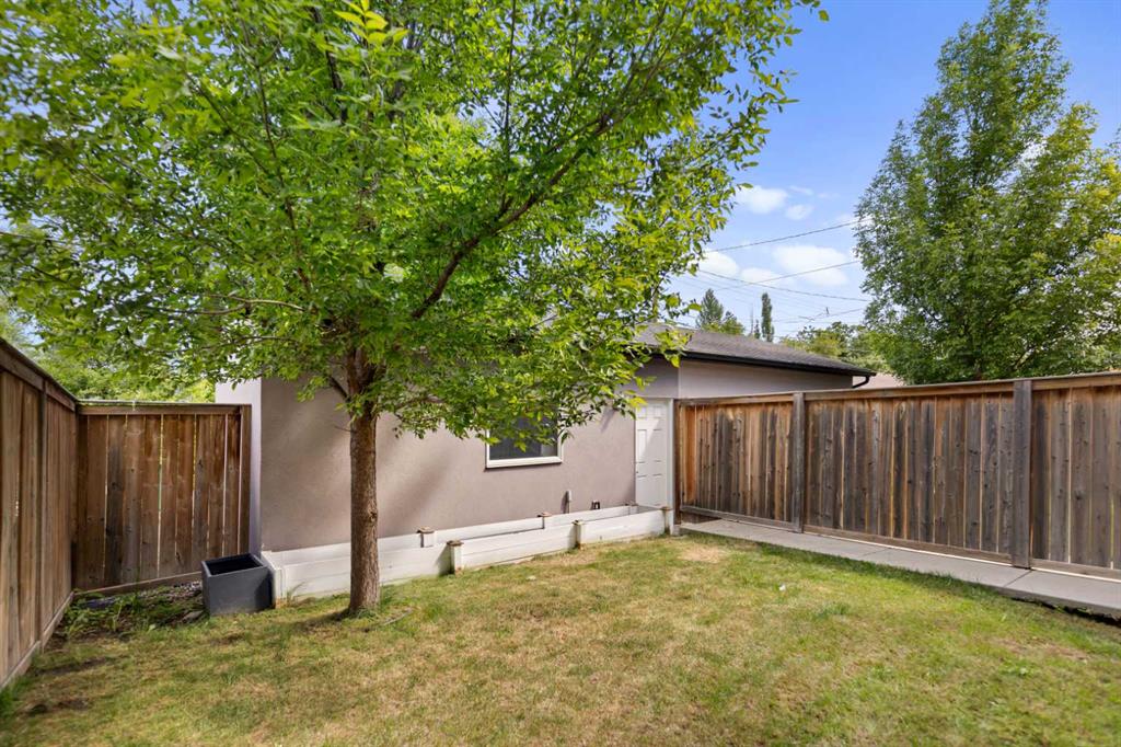 Picture for 124 25 Avenue NE