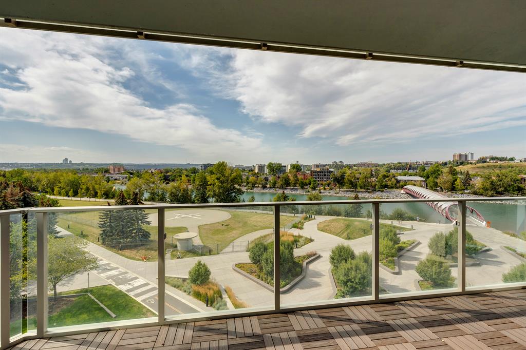      611, 738 1 Avenue SW , Calgary, 0046   ,T2P5G8 ;  Listing Number: MLS A2000707