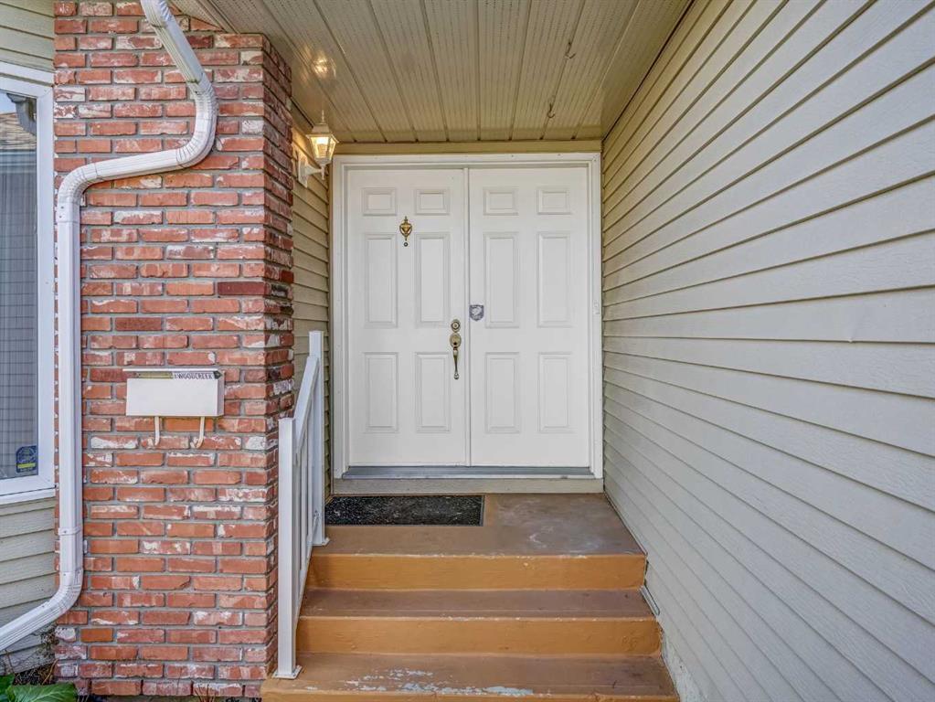 Picture for 76 Wood Valley Rise SW