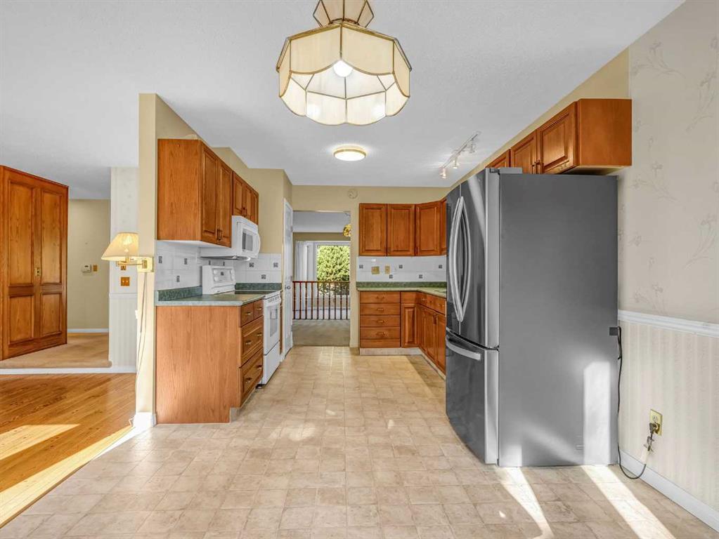 Picture for 76 Wood Valley Rise SW