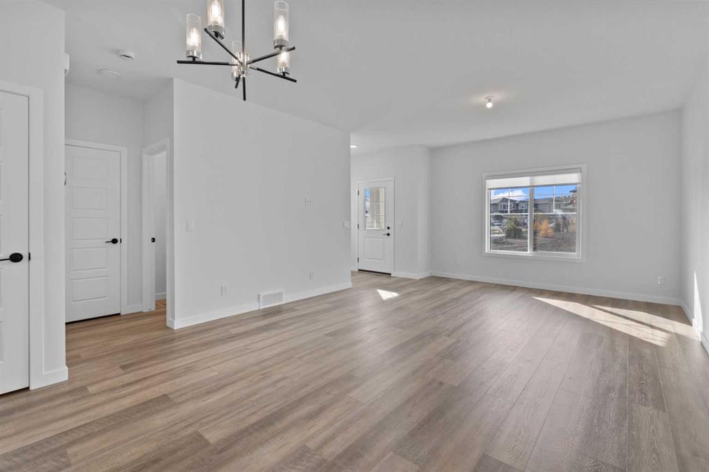 Picture for 994 Chinook Winds Meadow SW https://www.cirrealty.ca/reb/creb/07/A2265507_10.jpg