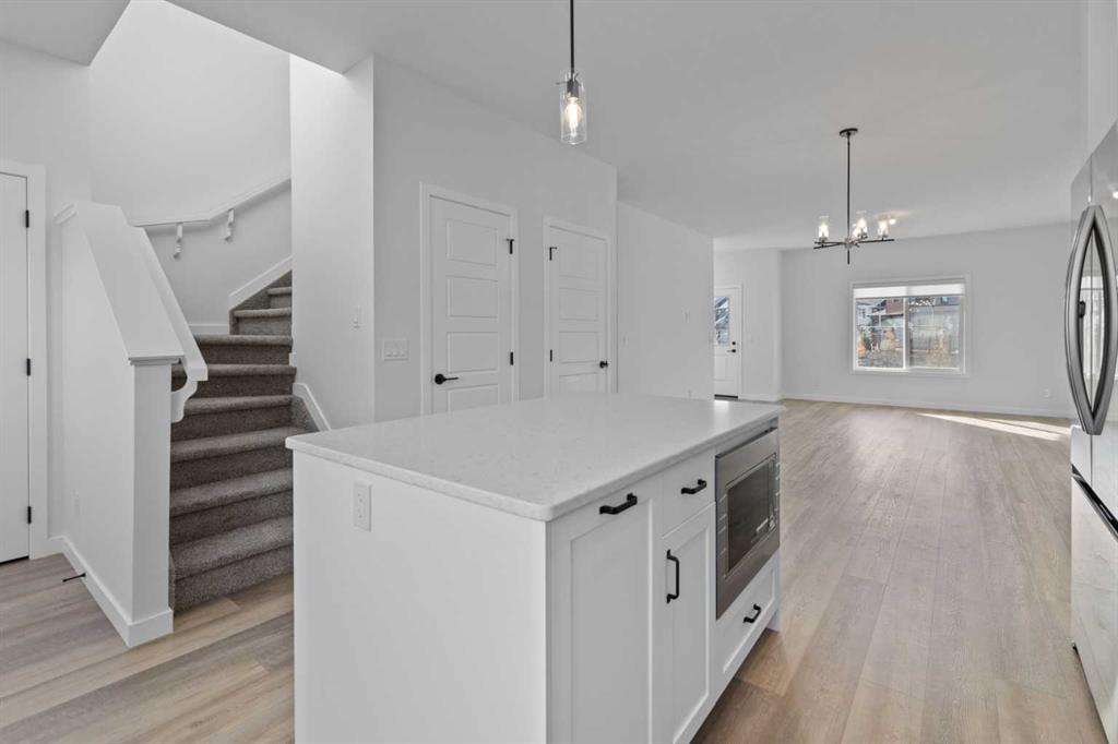 Picture for 994 Chinook Winds Meadow SW https://www.cirrealty.ca/reb/creb/07/A2265507_16.jpg