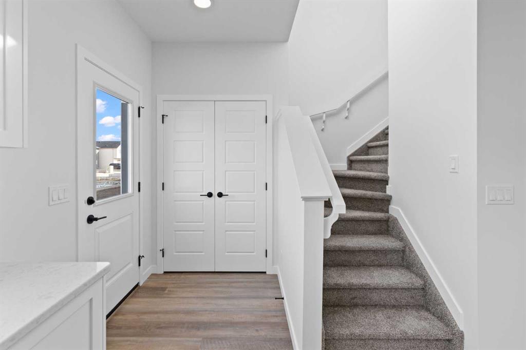 Picture for 994 Chinook Winds Meadow SW https://www.cirrealty.ca/reb/creb/07/A2265507_18.jpg