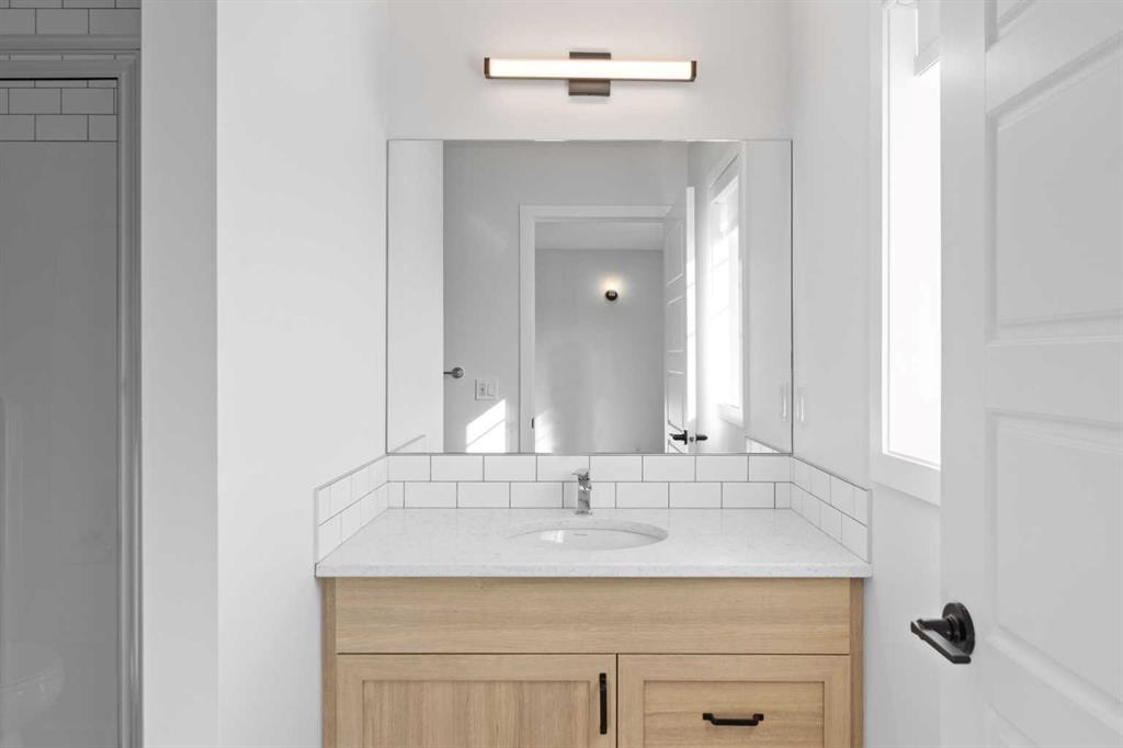 Picture for 994 Chinook Winds Meadow SW https://www.cirrealty.ca/reb/creb/07/A2265507_23.jpg