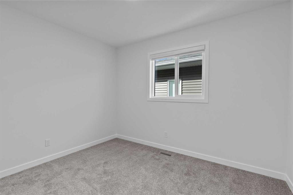 Picture for 994 Chinook Winds Meadow SW https://www.cirrealty.ca/reb/creb/07/A2265507_26.jpg