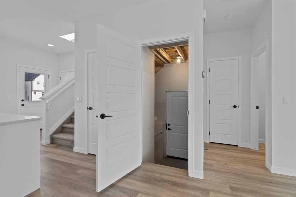 Picture for 994 Chinook Winds Meadow SW https://www.cirrealty.ca/reb/creb/07/A2265507_30.jpg