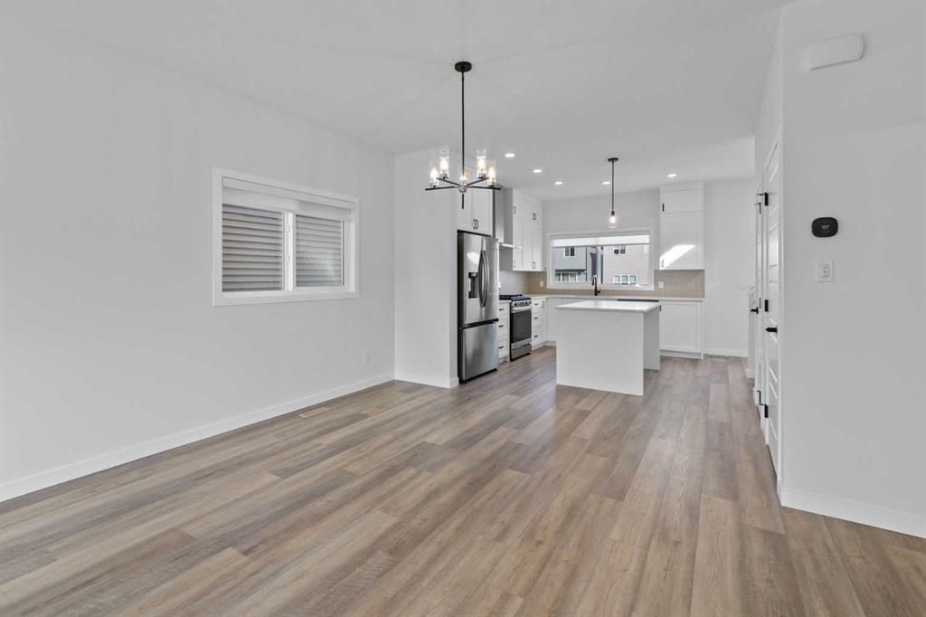 Picture for 994 Chinook Winds Meadow SW https://www.cirrealty.ca/reb/creb/07/A2265507_9.jpg