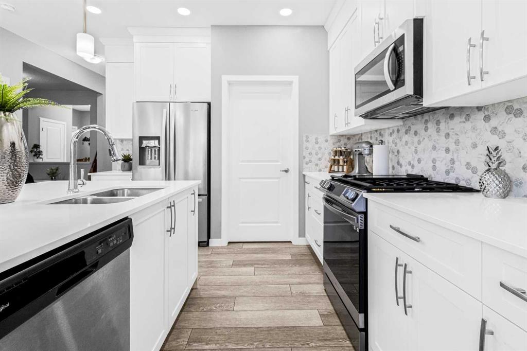 Picture for 1036 Chinook Gate Heath SW https://www.cirrealty.ca/reb/creb/07/A2266007_10.jpg