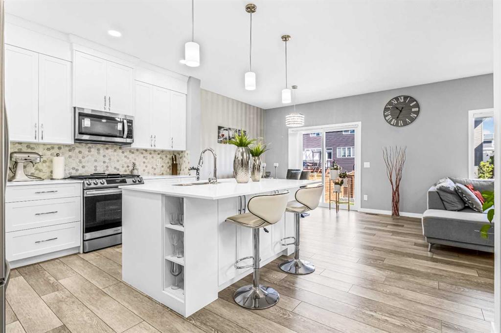 Picture for 1036 Chinook Gate Heath SW https://www.cirrealty.ca/reb/creb/07/A2266007_16.jpg