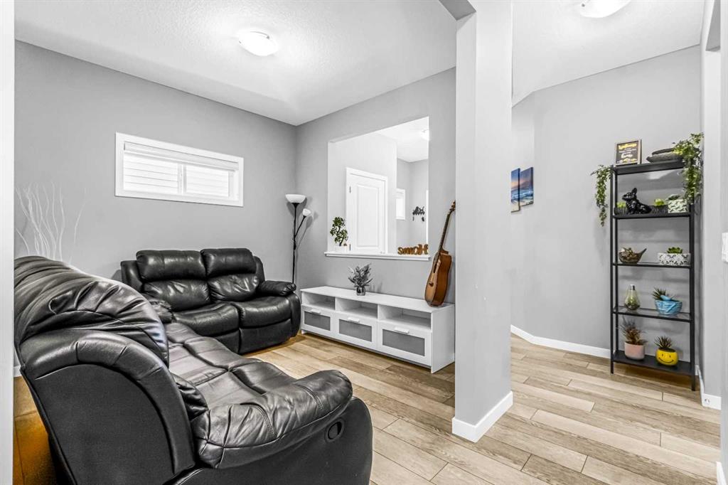 Picture for 1036 Chinook Gate Heath SW https://www.cirrealty.ca/reb/creb/07/A2266007_17.jpg