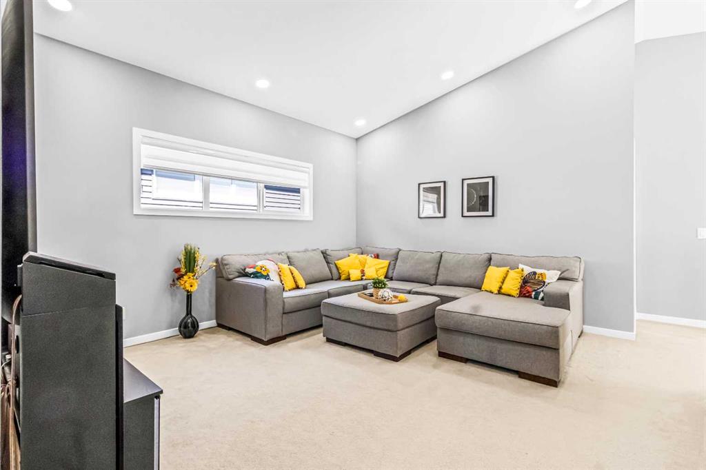 Picture for 1036 Chinook Gate Heath SW https://www.cirrealty.ca/reb/creb/07/A2266007_23.jpg