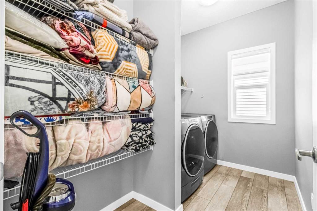 Picture for 1036 Chinook Gate Heath SW https://www.cirrealty.ca/reb/creb/07/A2266007_31.jpg
