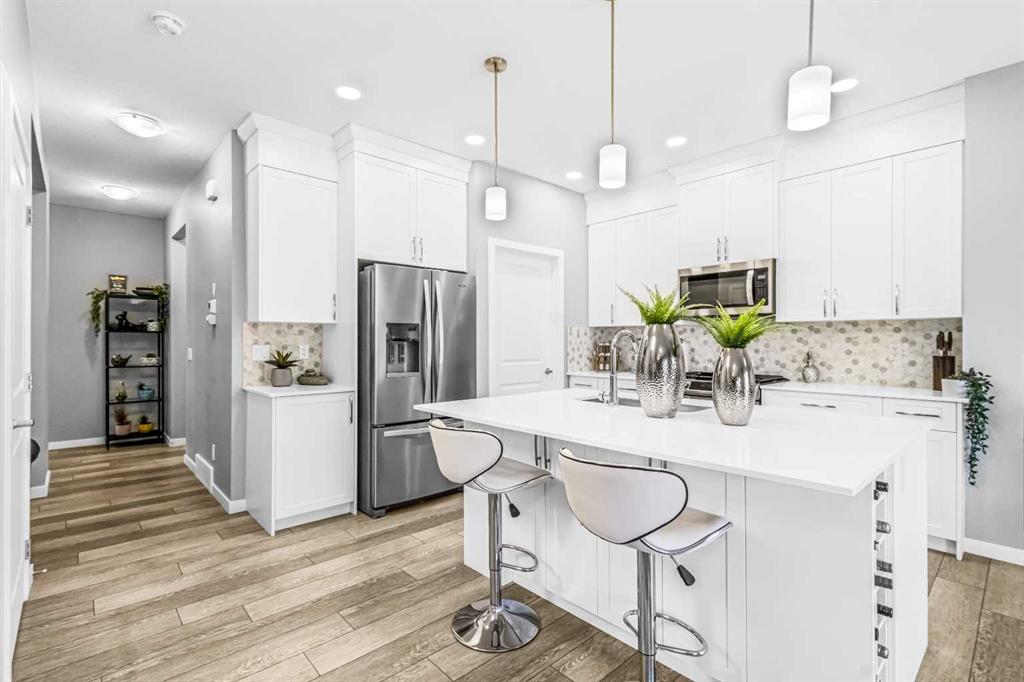 Picture for 1036 Chinook Gate Heath SW https://www.cirrealty.ca/reb/creb/07/A2266007_7.jpg
