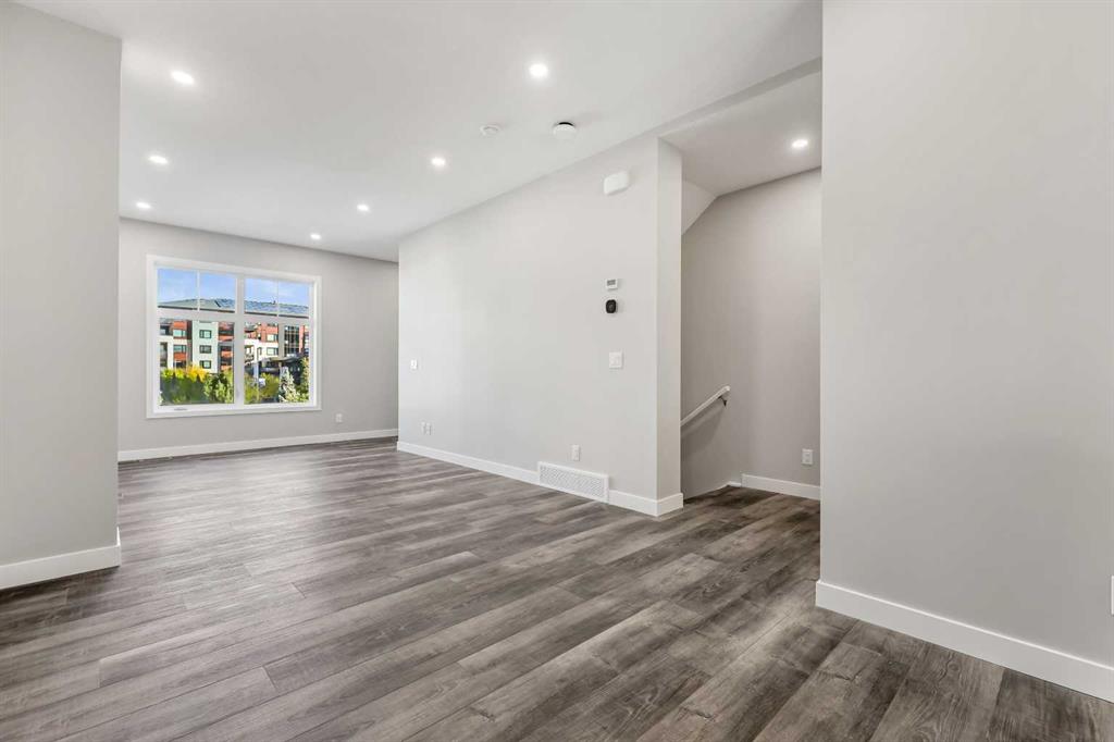 Picture for 153 Mahogany Gardens SE