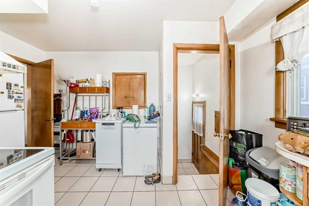 Picture for 227 31 Avenue NE