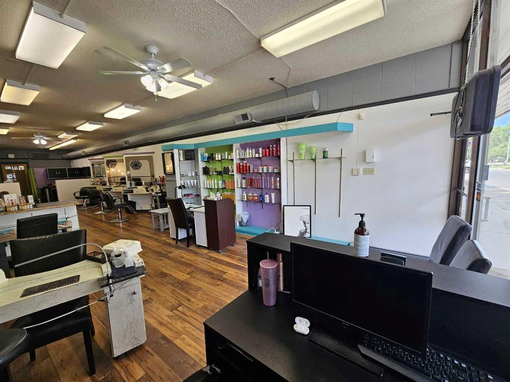 Picture for 724 23 Street N