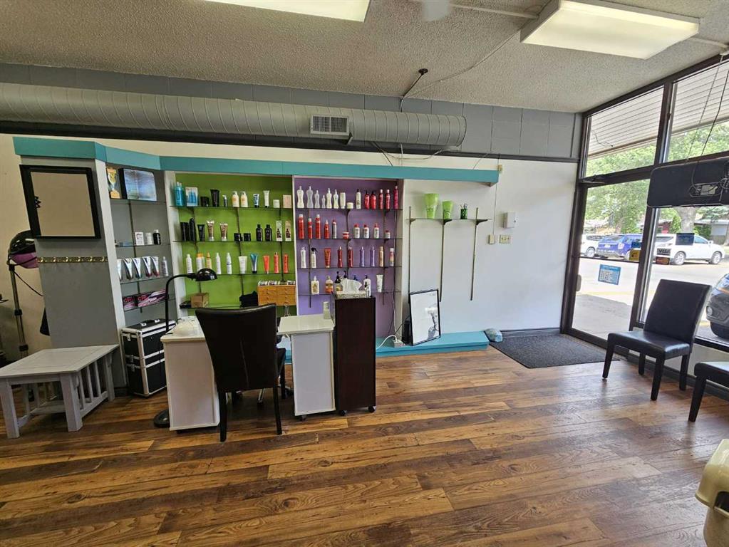 Picture for 724 23 Street N