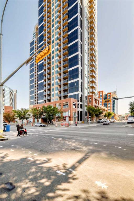 Picture for 1601, 1320 1 Street SE