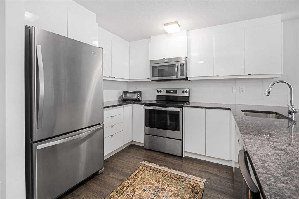 Picture for 305, 45 Aspenmont Heights SW