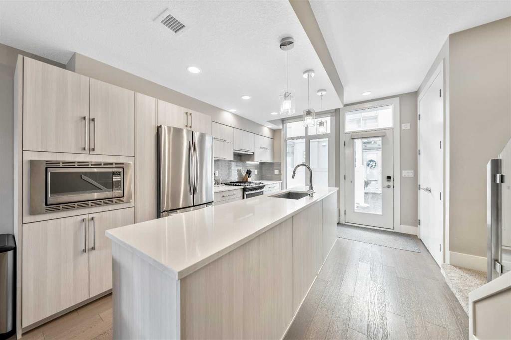 Picture for 308, 1611 28 Avenue SW