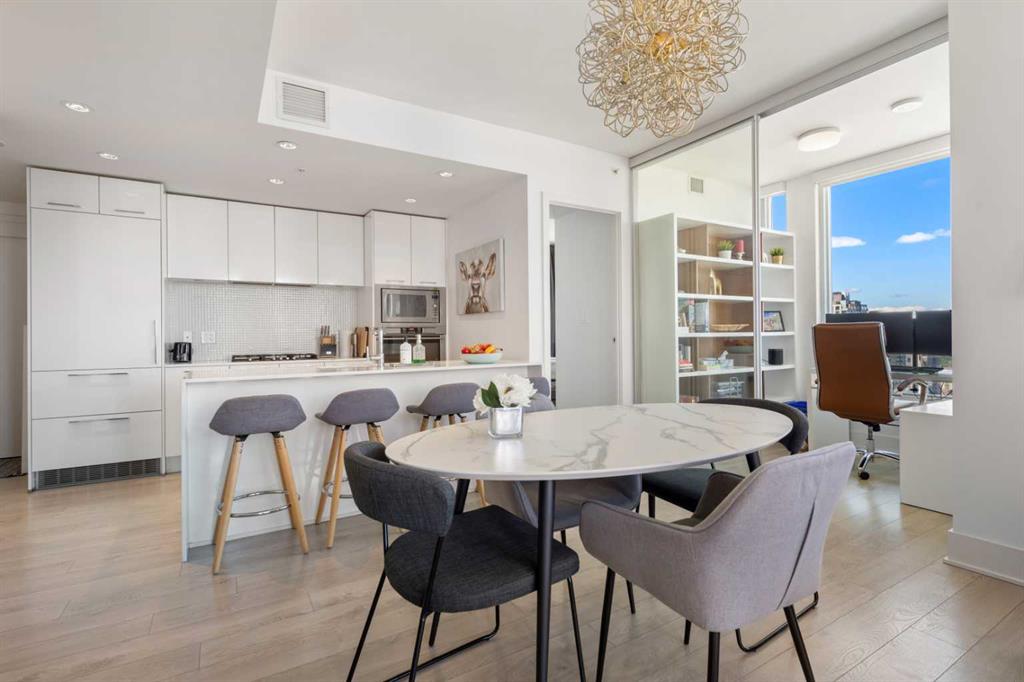 Picture for 2504, 901 10 Avenue 