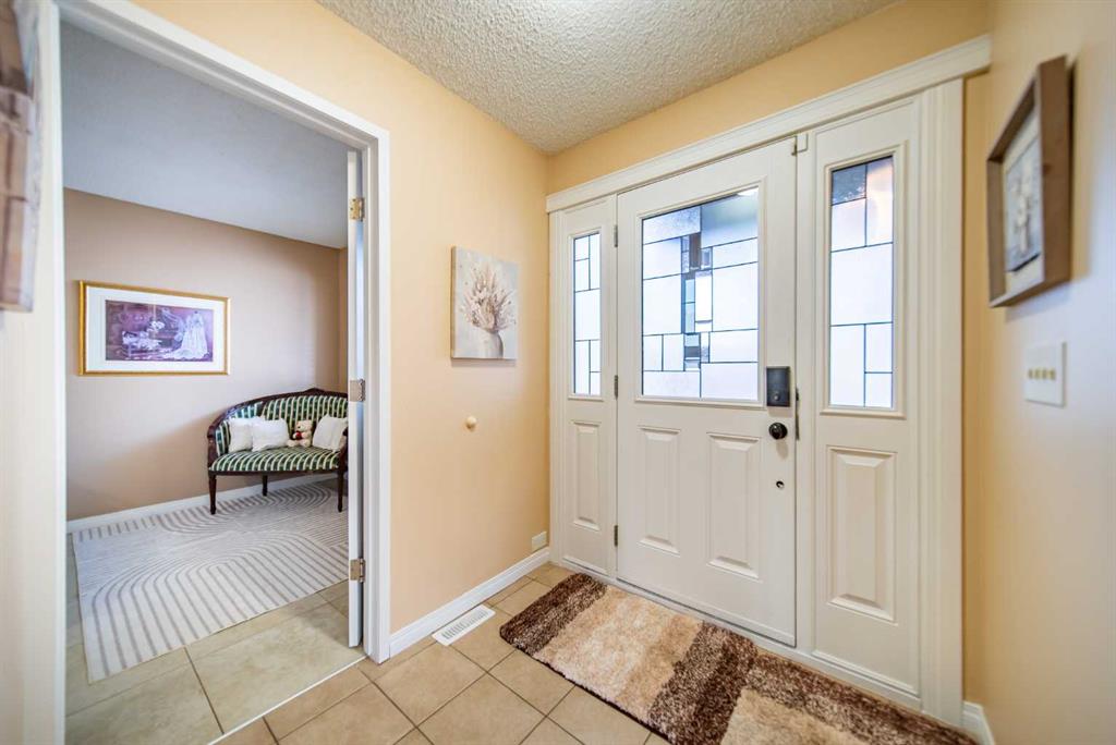 Picture for 959 Ranchview Crescent NW