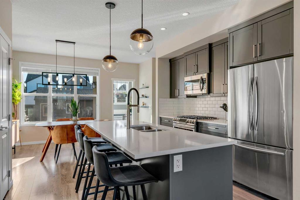 Picture for 84 Masters Heights SE