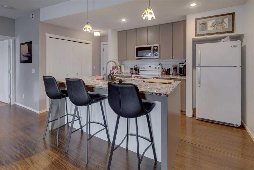 Picture for 81, 300 Evanscreek Court NW