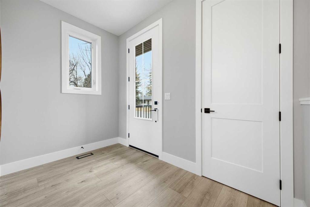 Picture for 100 West Glen Crescent SW