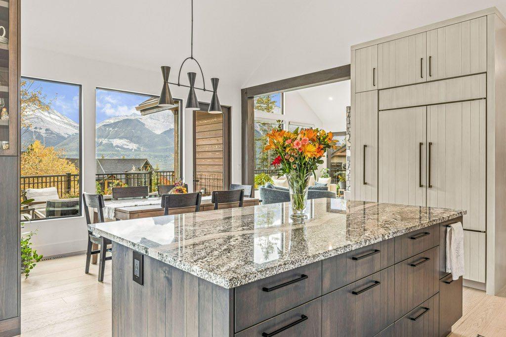 Picture for 628 Silvertip Road 