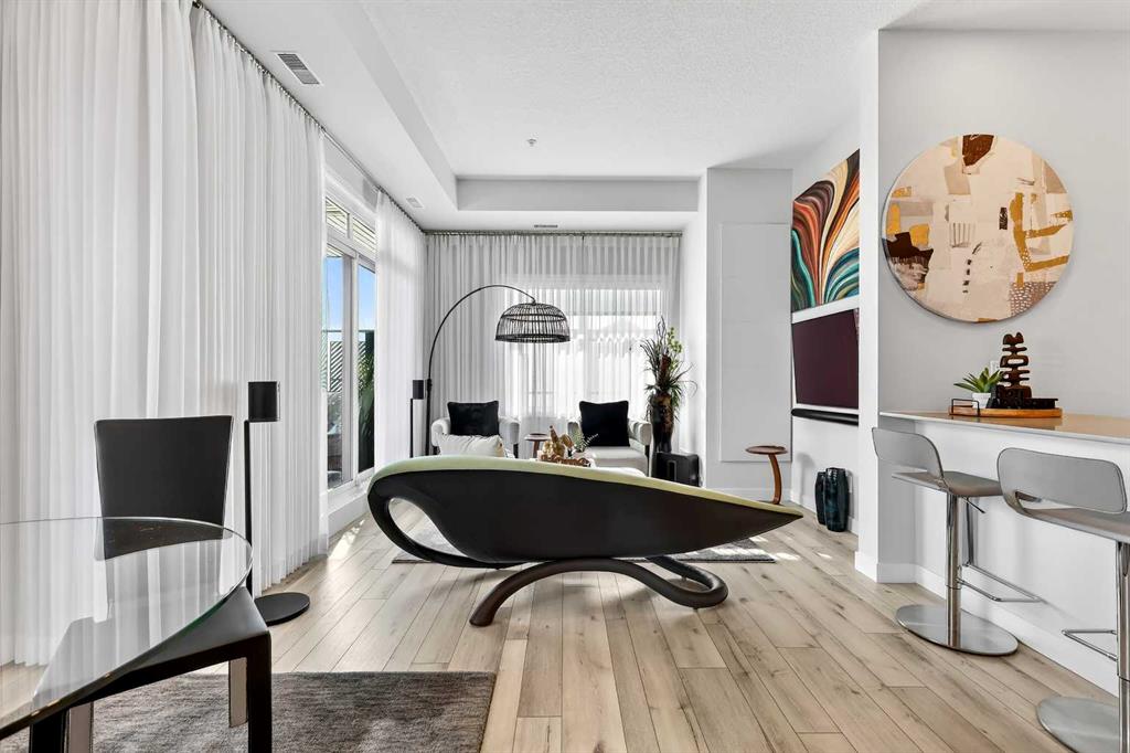 Picture for 102, 255 Les Jardins Park SE