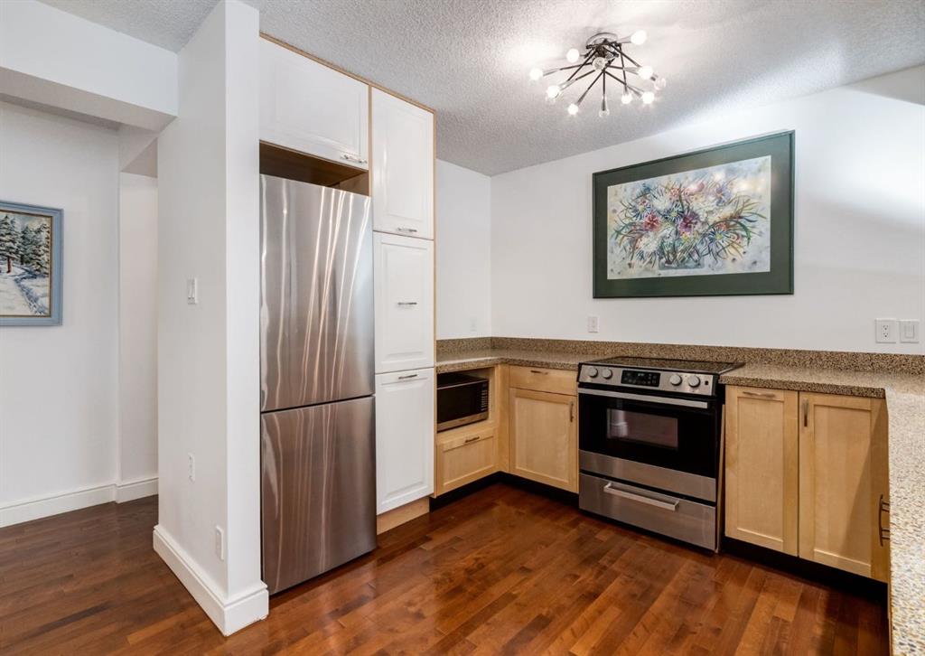 Picture for 8402, 400 Eau Claire Avenue SW