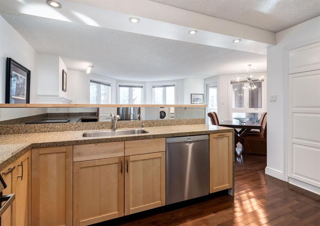 Picture for 8402, 400 Eau Claire Avenue SW