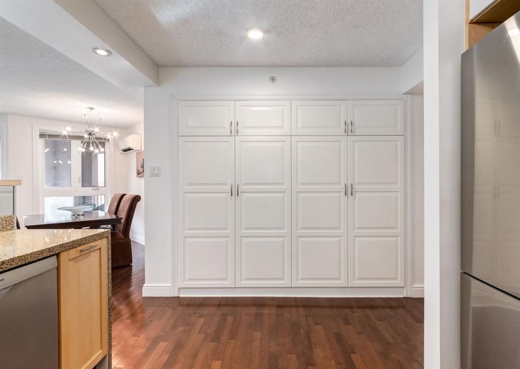 Picture for 8402, 400 Eau Claire Avenue SW