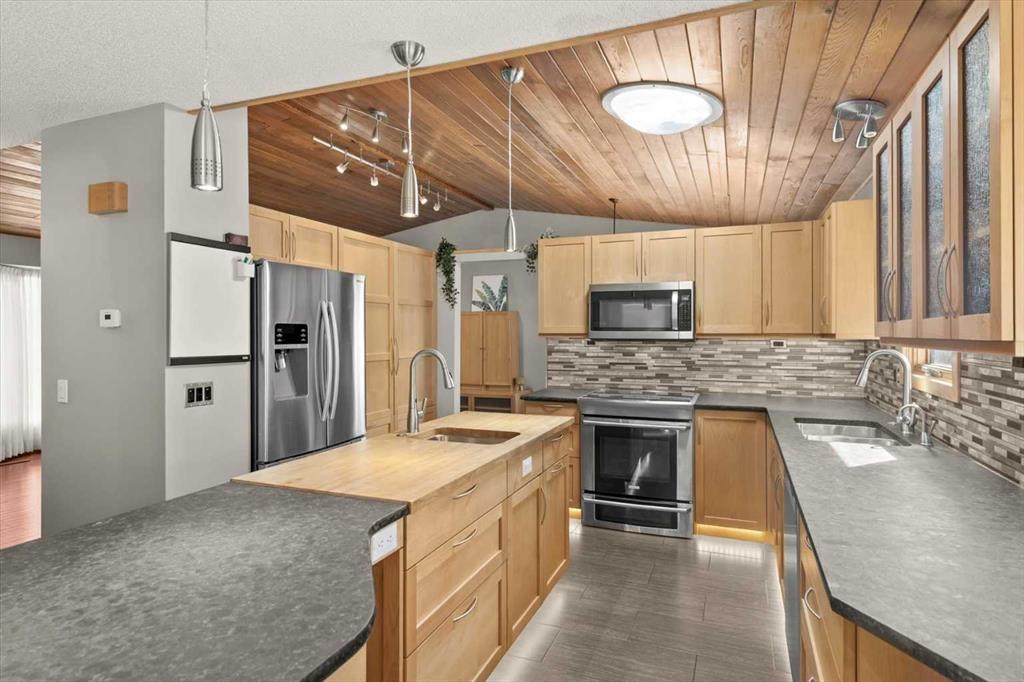 Picture for 244 Ranchridge Bay NW