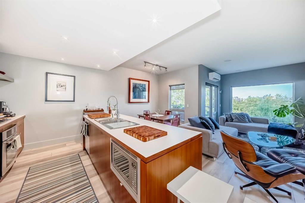 Picture for 201, 2124 17 Street SW